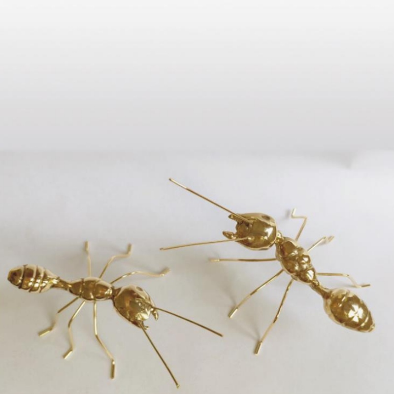 Fabryczna sprzedaż bezpośrednia nowoczesne retro lekkie luksusowe złoto mrówki ozdoby domu dekoracji